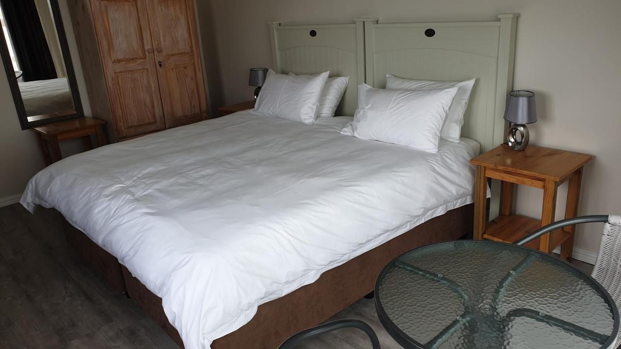 Stonehouse On Main Hotel Struisbaai Bilik gambar