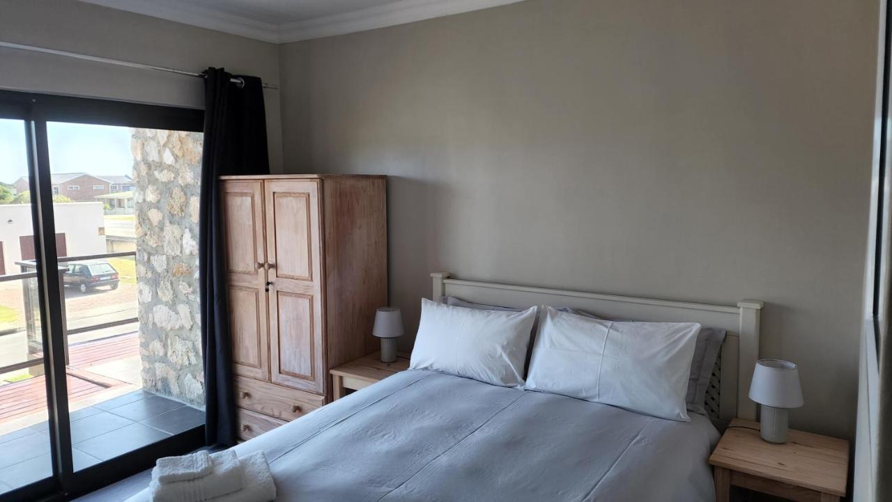 Stonehouse On Main Hotel Struisbaai Luaran gambar