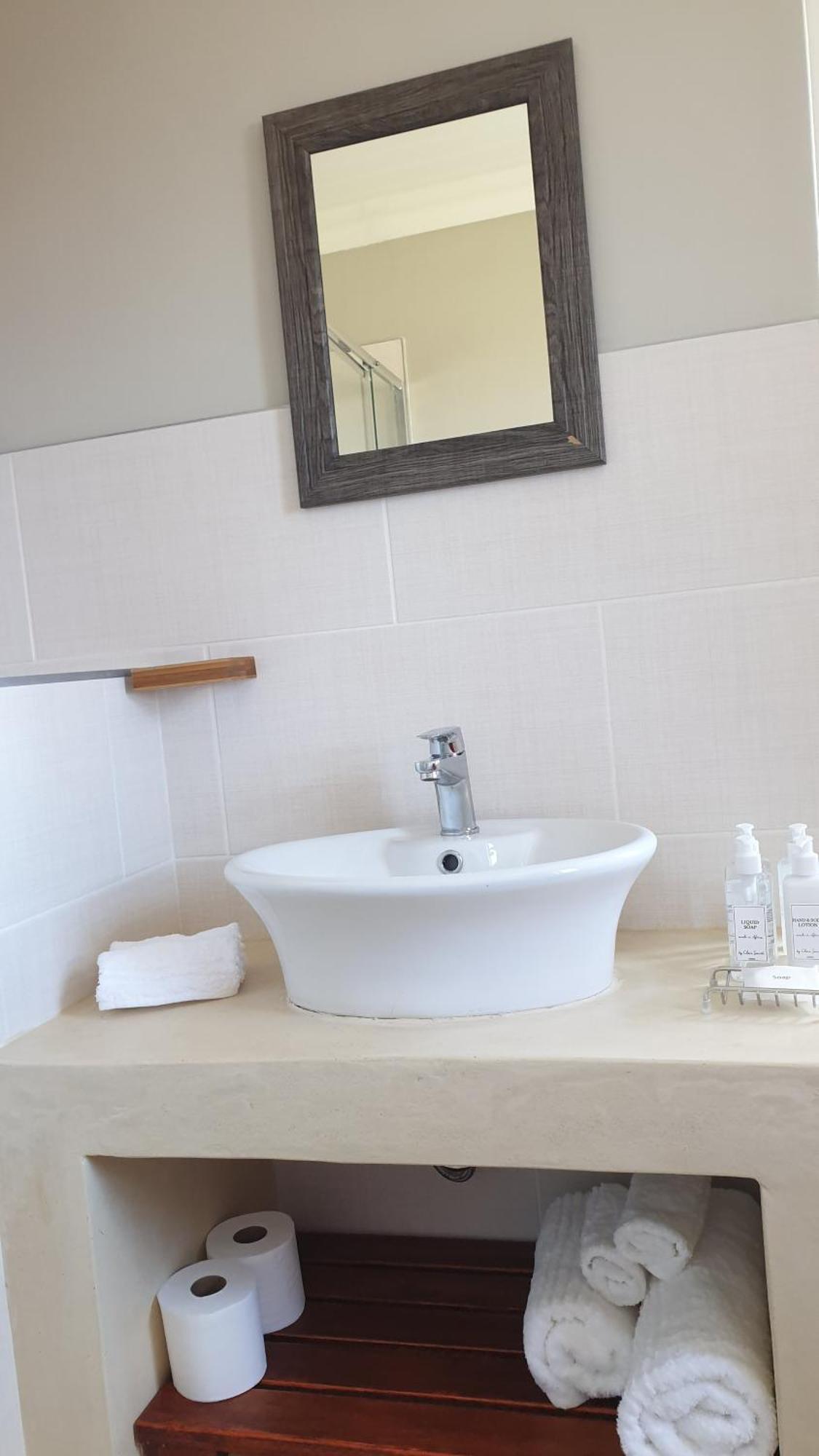 Stonehouse On Main Hotel Struisbaai Bilik gambar