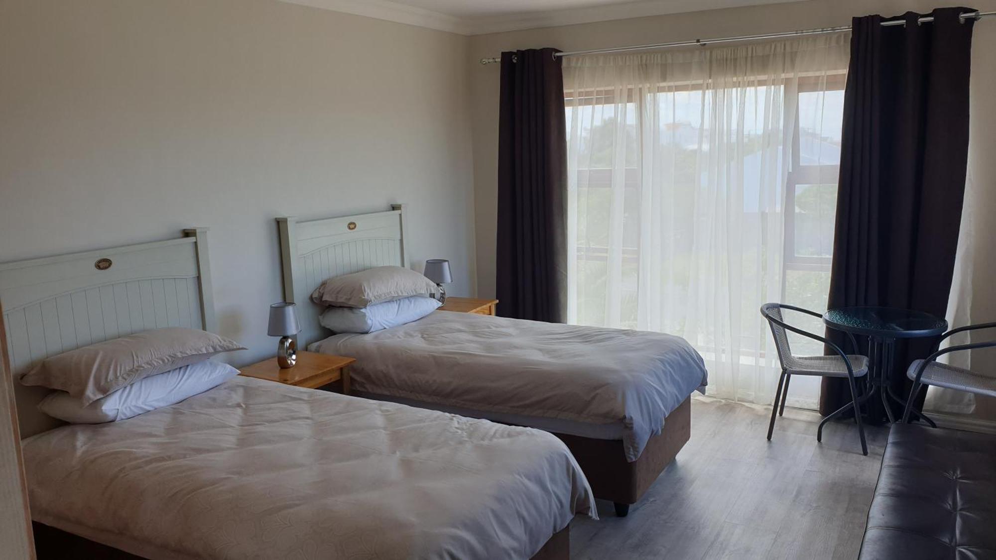 Stonehouse On Main Hotel Struisbaai Bilik gambar