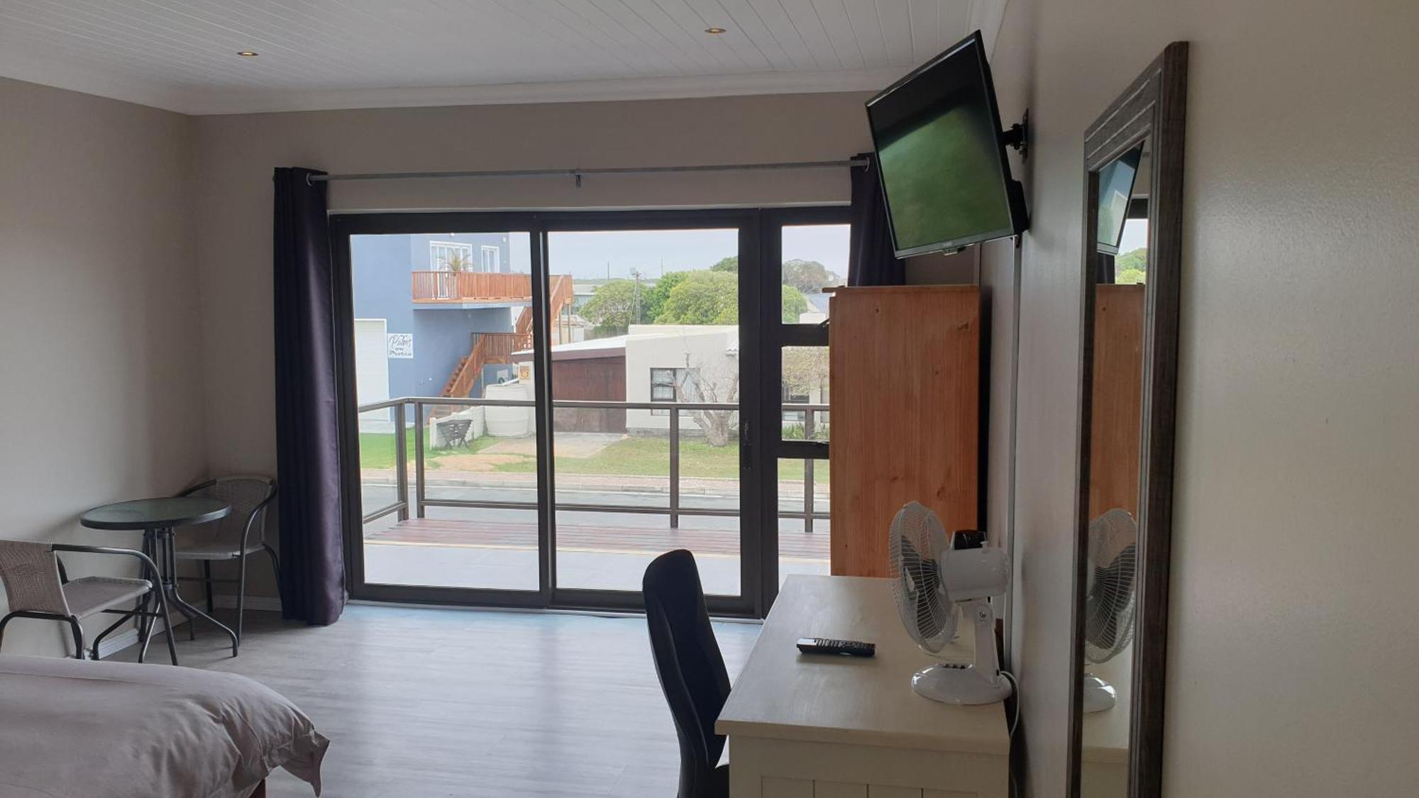 Stonehouse On Main Hotel Struisbaai Bilik gambar